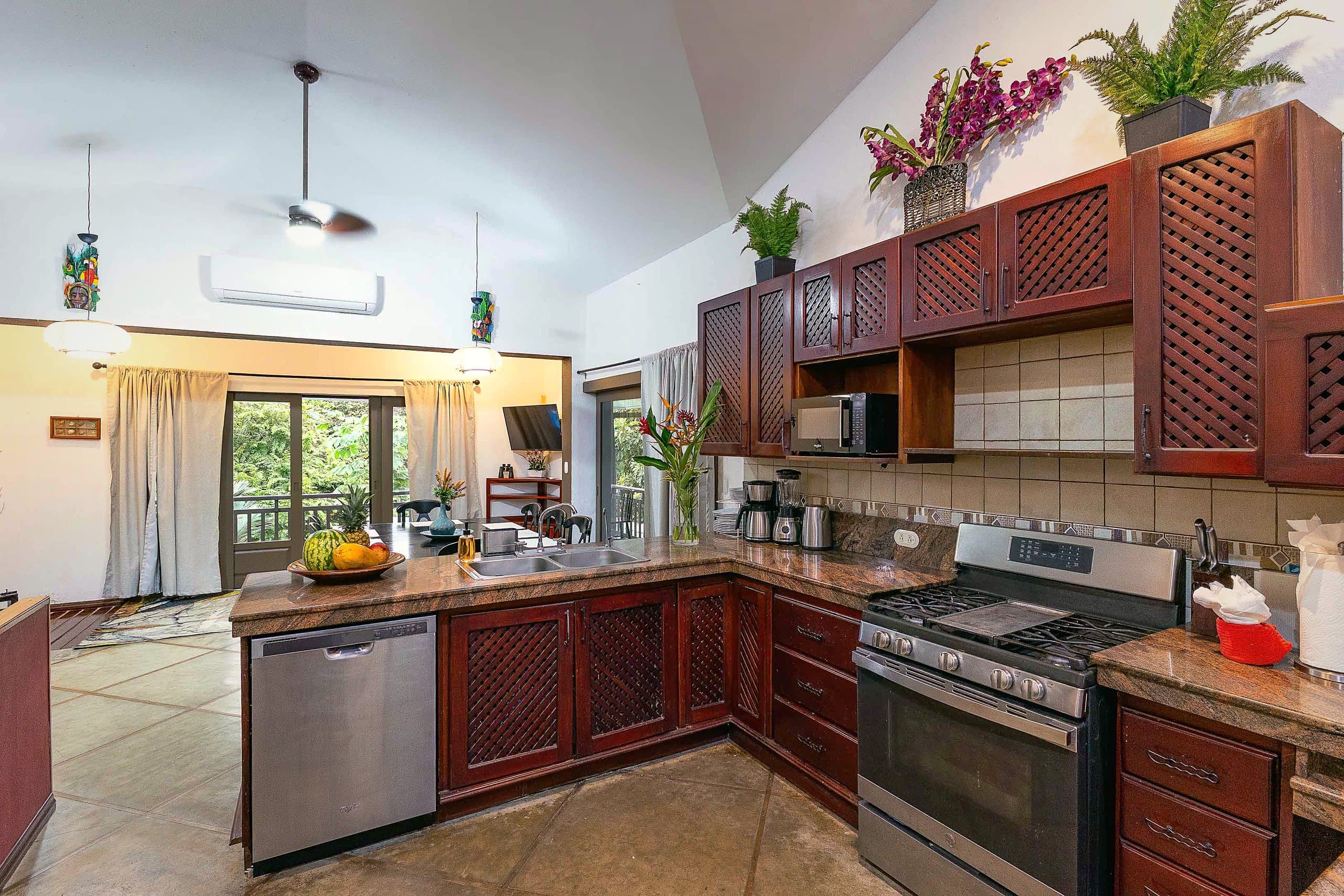 Wood and granite kitchen with breakfast bar
